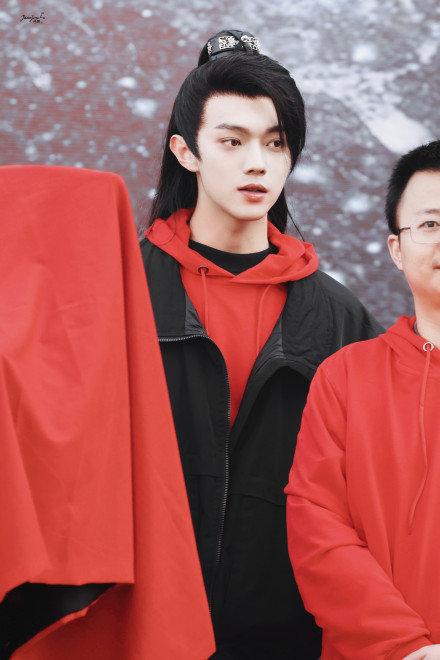 雪領(lǐng)鷹主最新章節(jié)，探尋未知世界的神秘力量