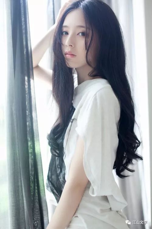 ?；▔艄S下載最新版，探索校園美女的新世界