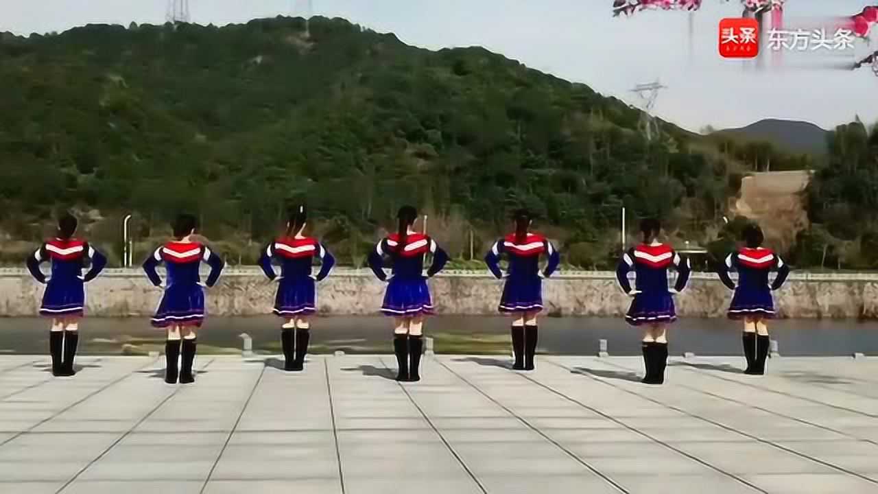 最新廣場(chǎng)舞，花兒朵朵開(kāi)